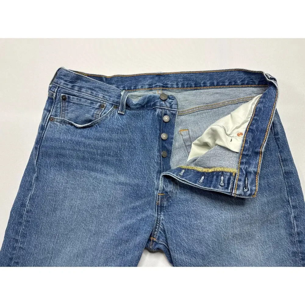 Levi's 501 Men's Straight Leg Button Fly Blue Denim Jeans - Size 36x32 (36x31.5) - Picture 2 of 7
